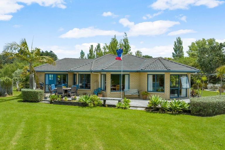 Photo of property in 91 Whaka Street, Maungaturoto, 0520