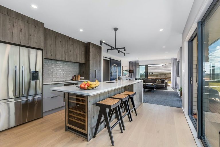 Photo of property in 20 Queen Charlotte Drive, Aotea, Porirua, 5024