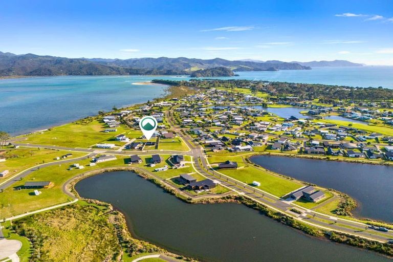 Photo of property in 4 Kotare Way, Matarangi, 3592