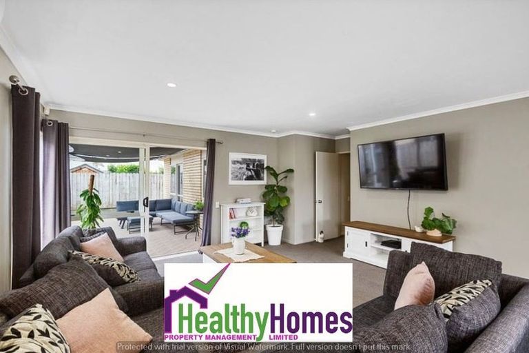 Photo of property in 10 Peachstone Lane, Henderson, Auckland, 0612