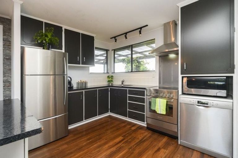 Photo of property in 20 Leander Place, Milson, Palmerston North, 4414