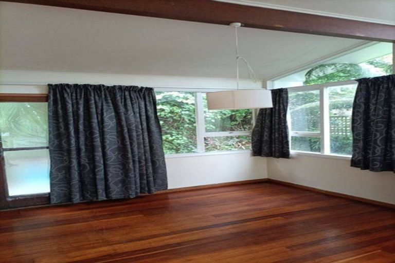 Photo of property in 42 Ngaio Road, Kelburn, Wellington, 6012