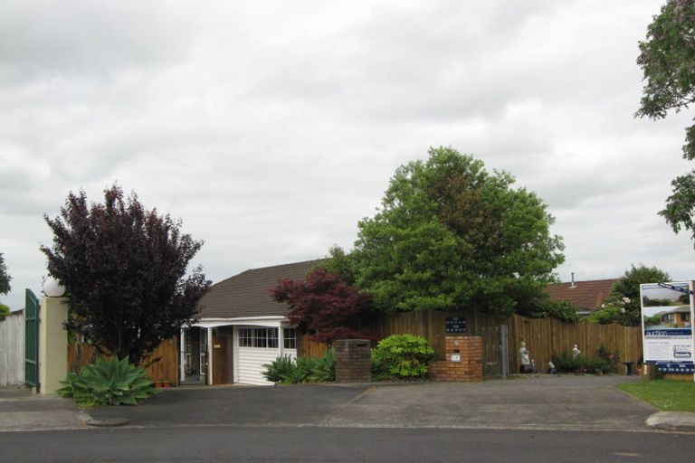 Photo of property in 17 Reynard Terrace, Conifer Grove, Takanini, 2112