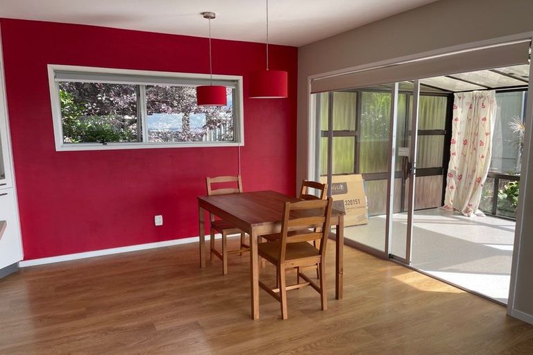 Photo of property in 4 Geoffrey Road, Torbay, Auckland, 0630