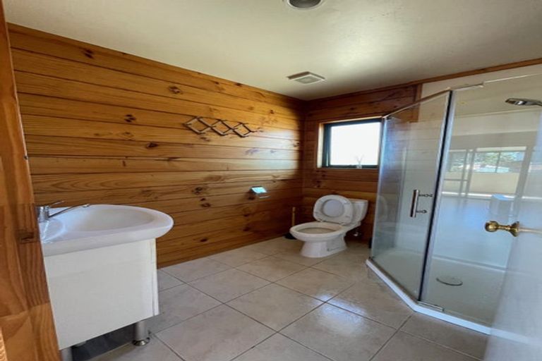 Photo of property in 30a Vera Road, Te Atatu South, Auckland, 0610