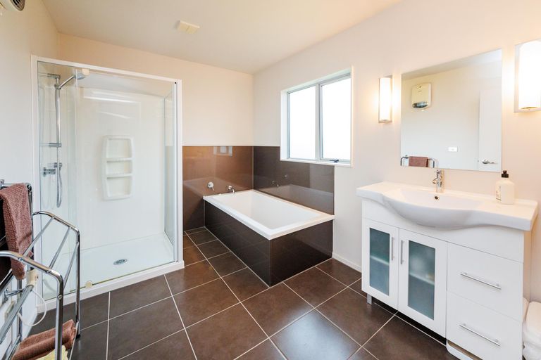 Photo of property in 26 Highland View Drive, Tokomaru, Palmerston North, 4474