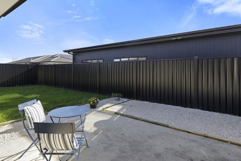 Photo of property in 5 Kerrigan Crescent, Wallaceville, Upper Hutt, 5018