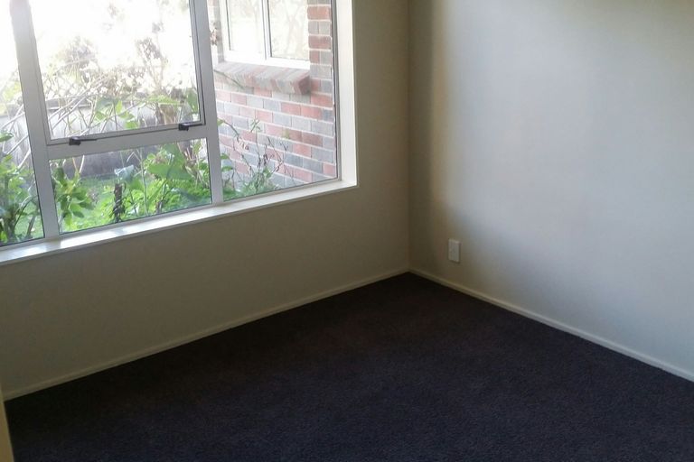 Photo of property in 2/13 Bunnythorpe Road, Papakura, 2110
