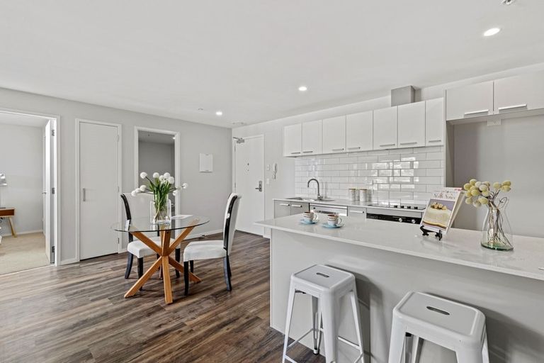 Photo of property in 407/25 Bute Road, Browns Bay, Auckland, 0630