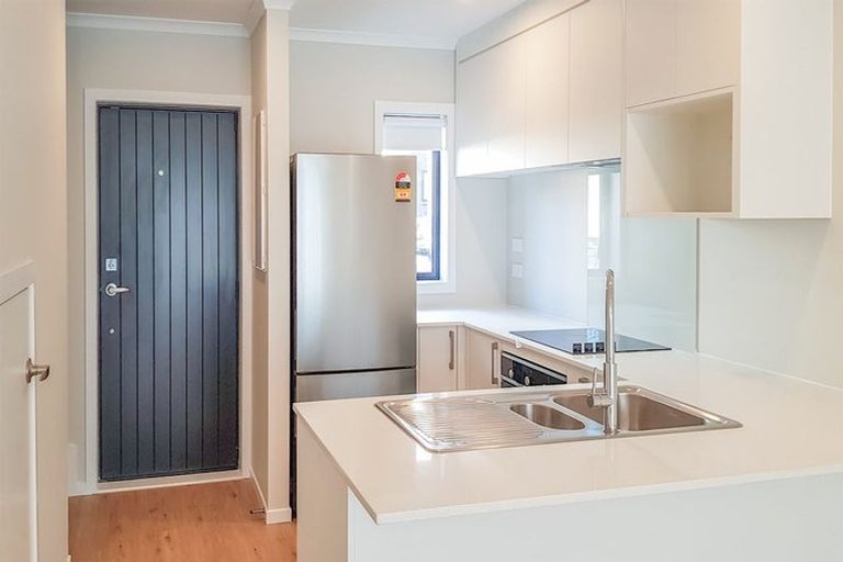 Photo of property in 2/125b Metcalfe Road, Ranui, Auckland, 0612