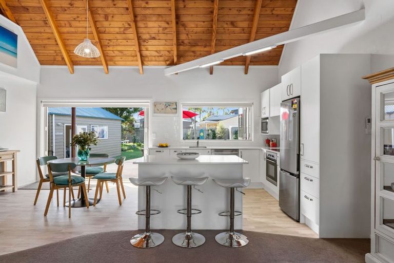 Photo of property in 127 Mckellar Place, Whangamata, 3620