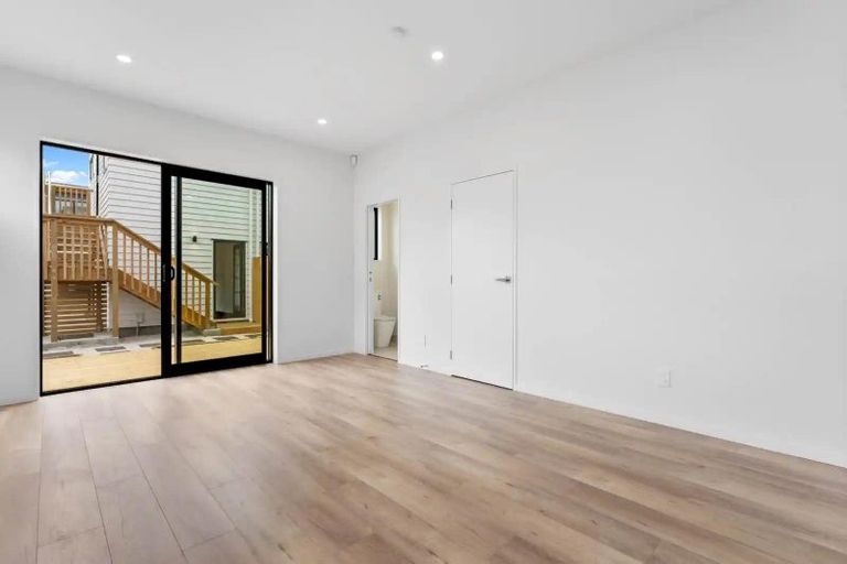 Photo of property in 28 Whare Kauri Road, Papakura, 2110