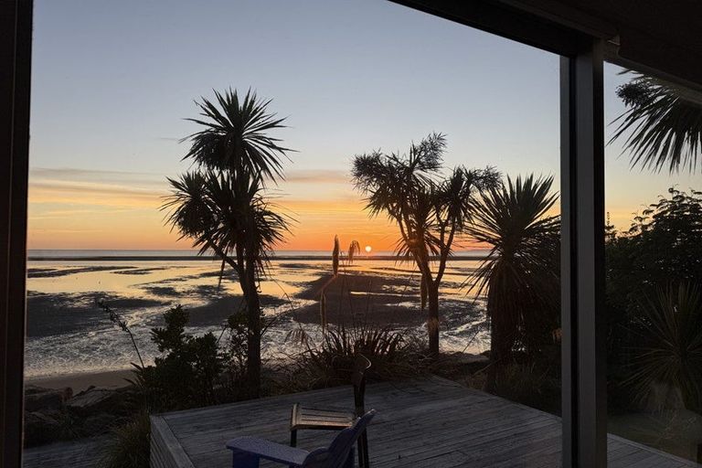 Photo of property in 35 Totara Avenue, Collingwood, 7073