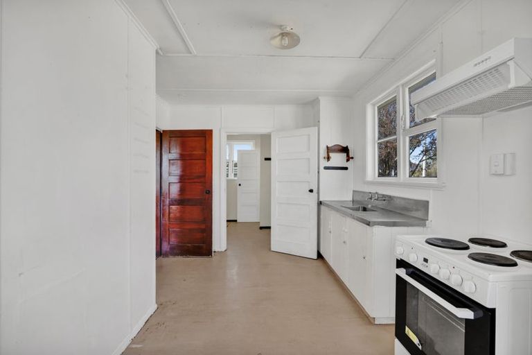 Photo of property in 31 Wilson Street, Waverley, 4510