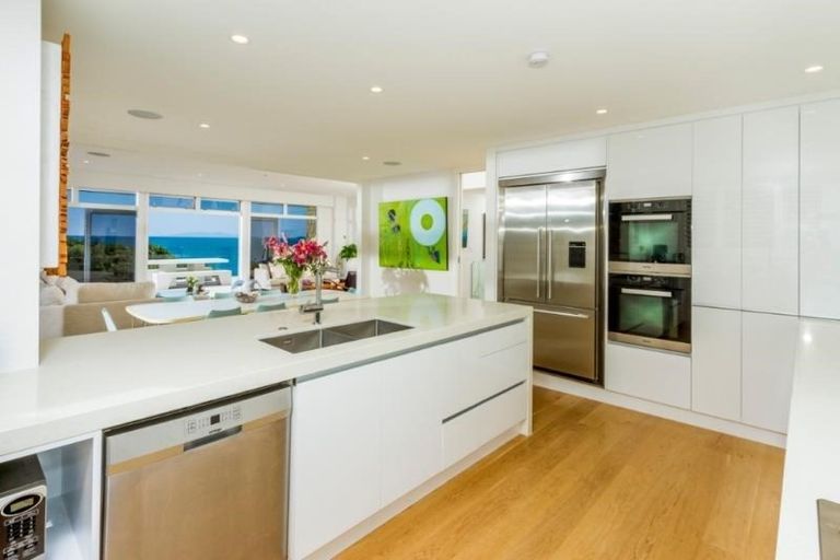 Photo of property in 2/34 Whitby Crescent, Mairangi Bay, Auckland, 0630