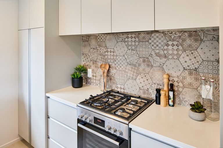 Photo of property in 33 Henrietta Maxwell Grove, Wainuiomata, Lower Hutt, 5014