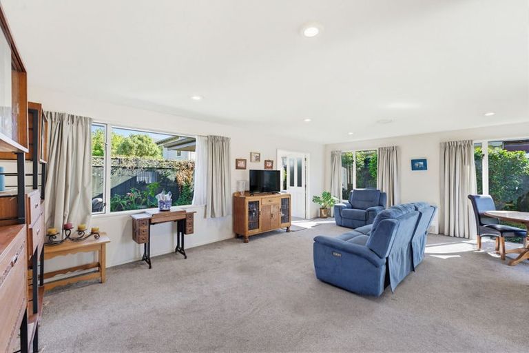 Photo of property in 2/1a Chalmers Street, Highfield, Timaru, 7910