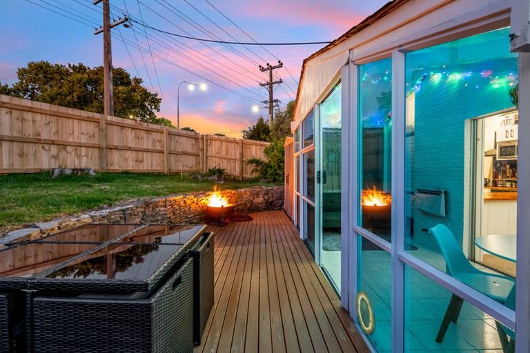 Photo of property in 1/2 Roberts Road, Glenfield, Auckland, 0629