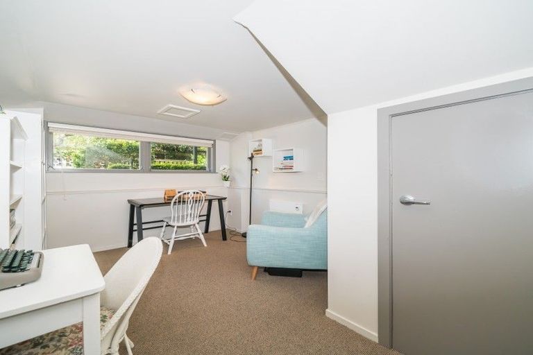 Photo of property in 17 Swansea Street, Hokowhitu, Palmerston North, 4410
