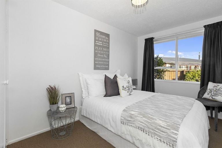 Photo of property in 2/18 Wanstead Place, Woolston, Christchurch, 8062