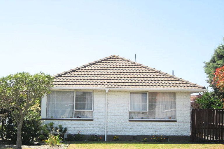 Photo of property in 27 Woodlands Place, Aranui, Christchurch, 8061