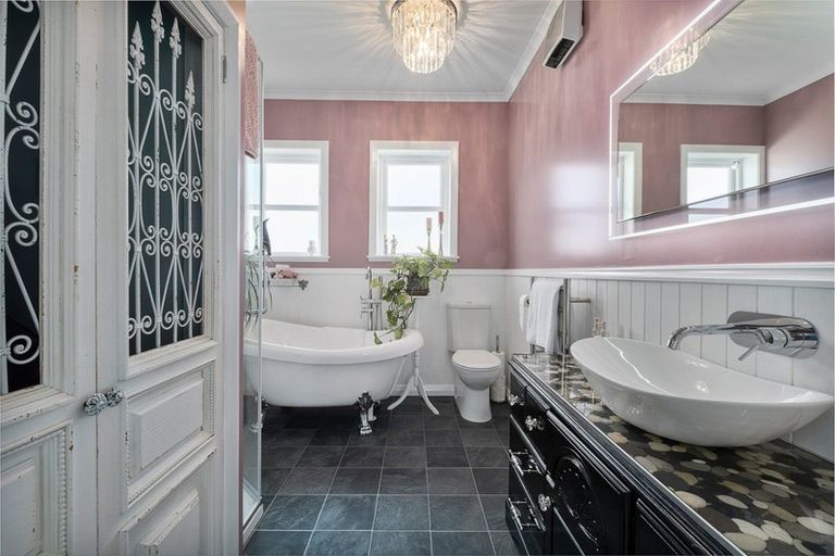 Photo of property in 42 Warwick Street, Mayfield, Blenheim, 7201