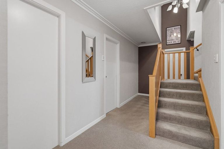Photo of property in 9 Kerwood Place, Gore, 9710