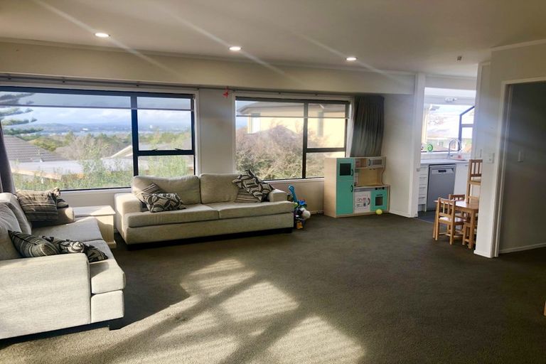 Photo of property in 1/30 Tui Glen Road, Birkenhead, Auckland, 0626