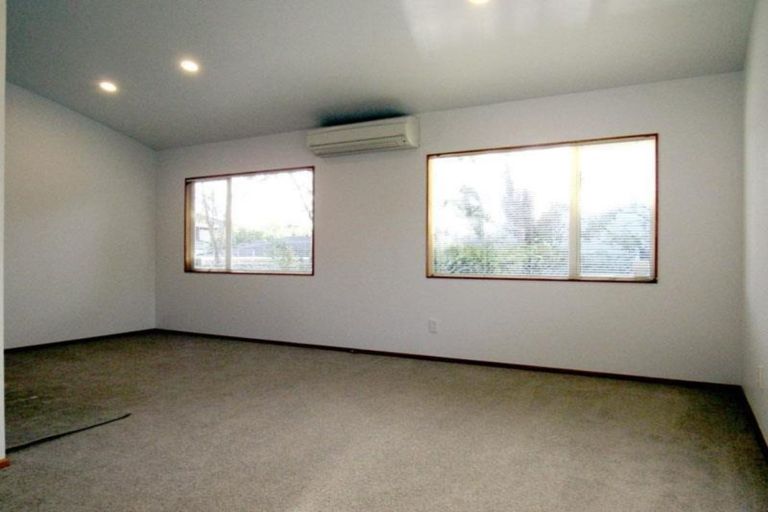 Photo of property in 1070 Beach Road, Torbay, Auckland, 0630