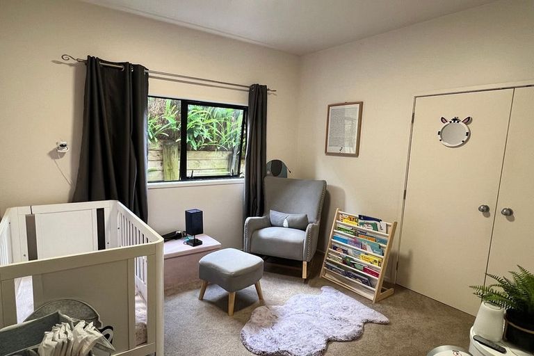 Photo of property in 3a Wakeling Avenue, Te Atatu South, Auckland, 0610