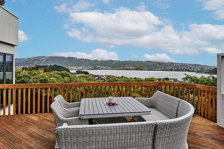 Photo of property in 17 Dornoch Place, Papakowhai, Porirua, 5024