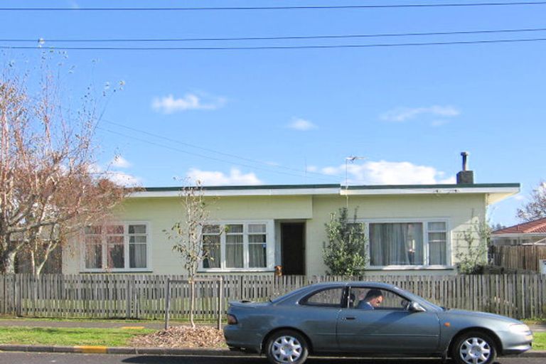 Photo of property in 2/23 Churchill Avenue, Manurewa, Auckland, 2102