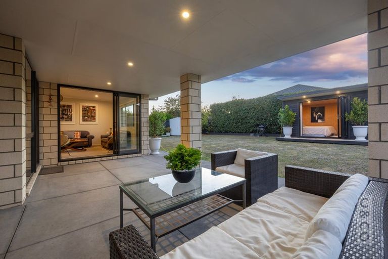 Photo of property in 10 Pohutukawa Parade, Riverhead, 0820