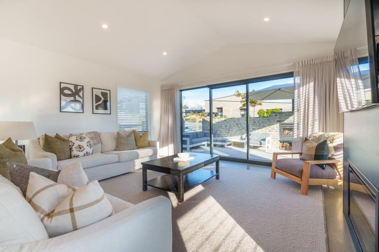 Photo of property in 35 Mount Nicholas Avenue, Wanaka, 9305