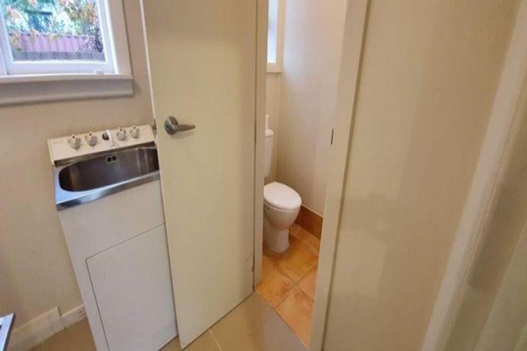 Photo of property in 24 Riverview Street, Beckenham, Christchurch, 8023