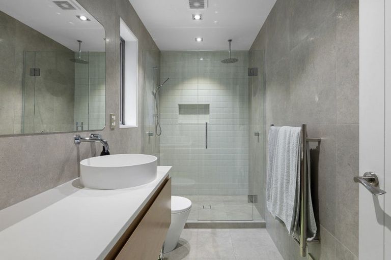 Photo of property in 133b Memorial Avenue, Burnside, Christchurch, 8053