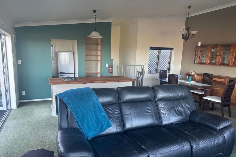 Photo of property in 1/188 Browns Bay Road, Murrays Bay, Auckland, 0630