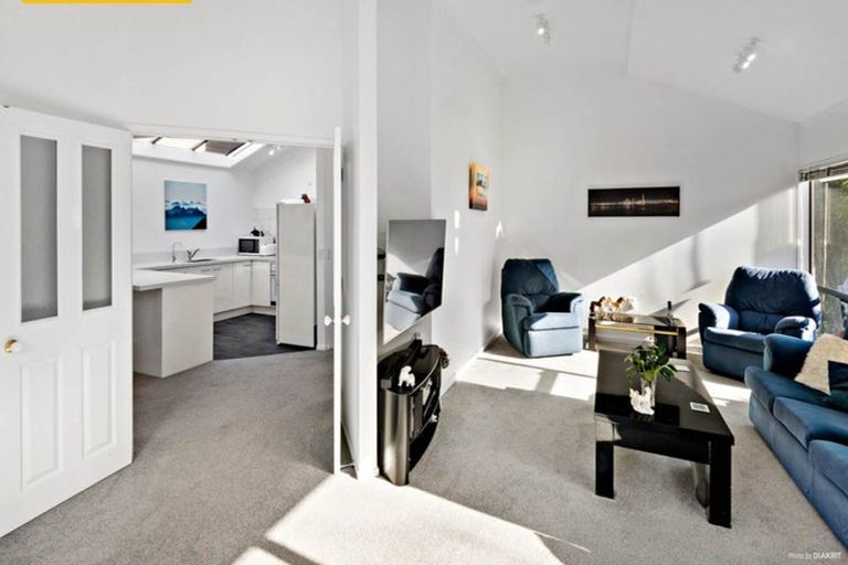 Photo of property in 2/685 East Coast Road, Browns Bay, Auckland, 0630