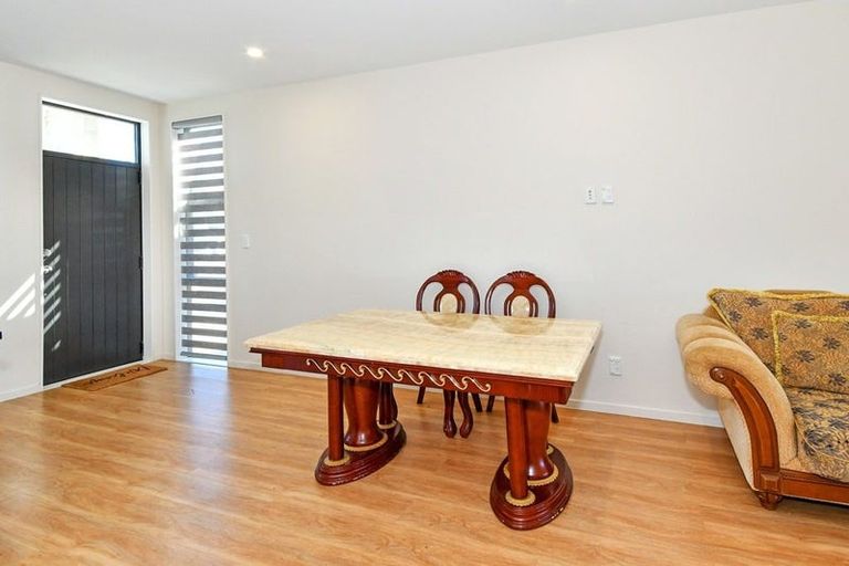 Photo of property in 10 Tapuwae Way, Mangere Bridge, Auckland, 2022