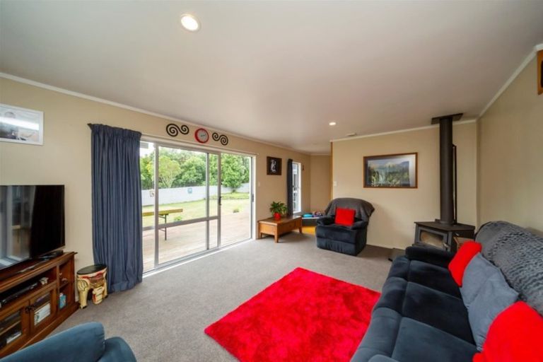 Photo of property in 75 Patu-kukupa Street, Manaia, 4612