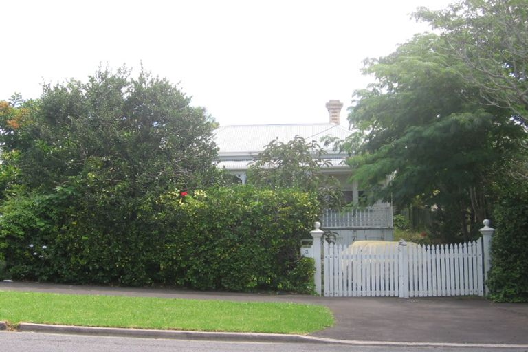 Photo of property in 3 High Street, Devonport, Auckland, 0624