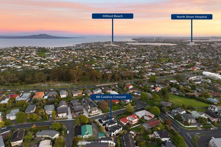 Photo of property in 8b Catalina Crescent, Forrest Hill, Auckland, 0620