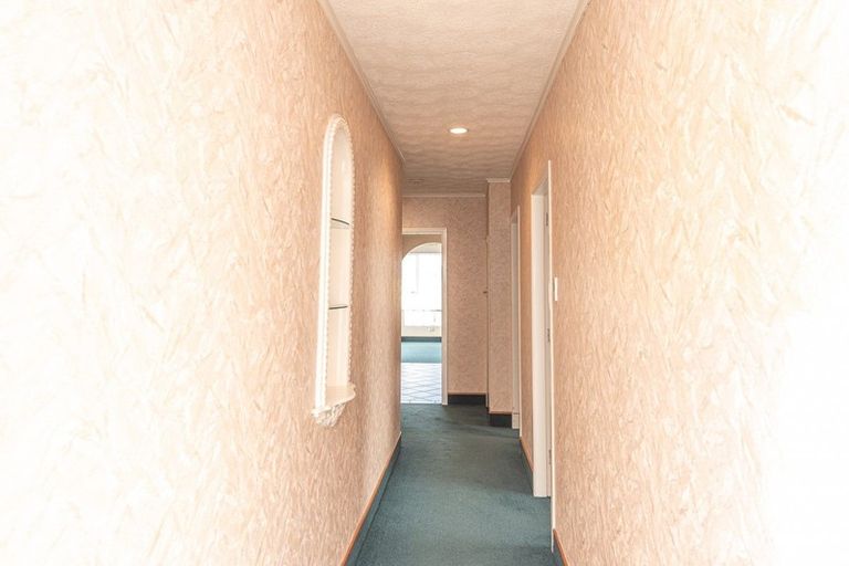 Photo of property in 30 Miro Street, Castlecliff, Whanganui, 4501