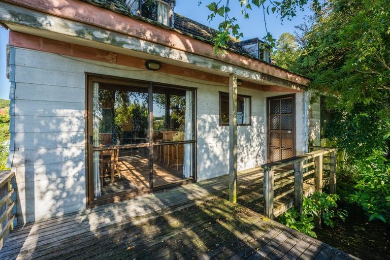Photo of property in 102 Wakeman Road, Acacia Bay, Taupo, 3330