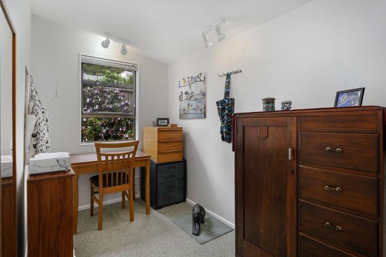 Photo of property in 10 Amokura Street, Waikanae, 5036