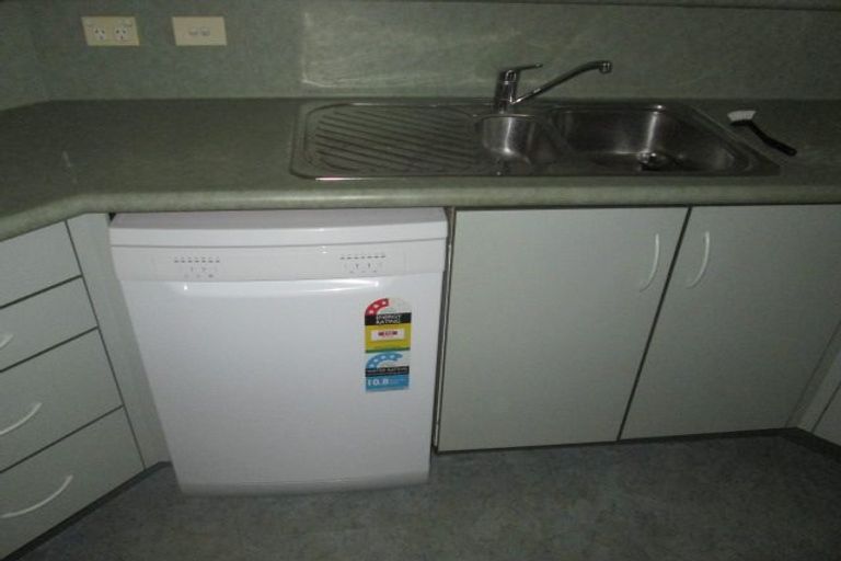 Photo of property in 12a Kiteroa Terrace, Rothesay Bay, Auckland, 0630