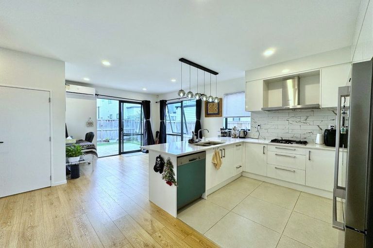 Photo of property in 30 Minhas Road, Papakura, 2110