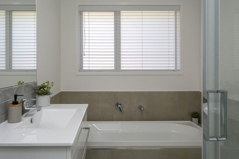 Photo of property in 39 Harakeke Drive, Wharewaka, Taupo, 3330