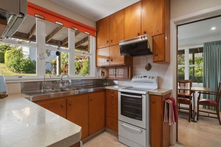 Photo of property in 5 Churchill Road, Murrays Bay, Auckland, 0630