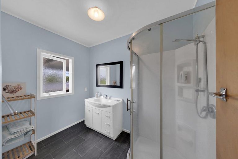 Photo of property in 37 Long Street, Raglan, 3225